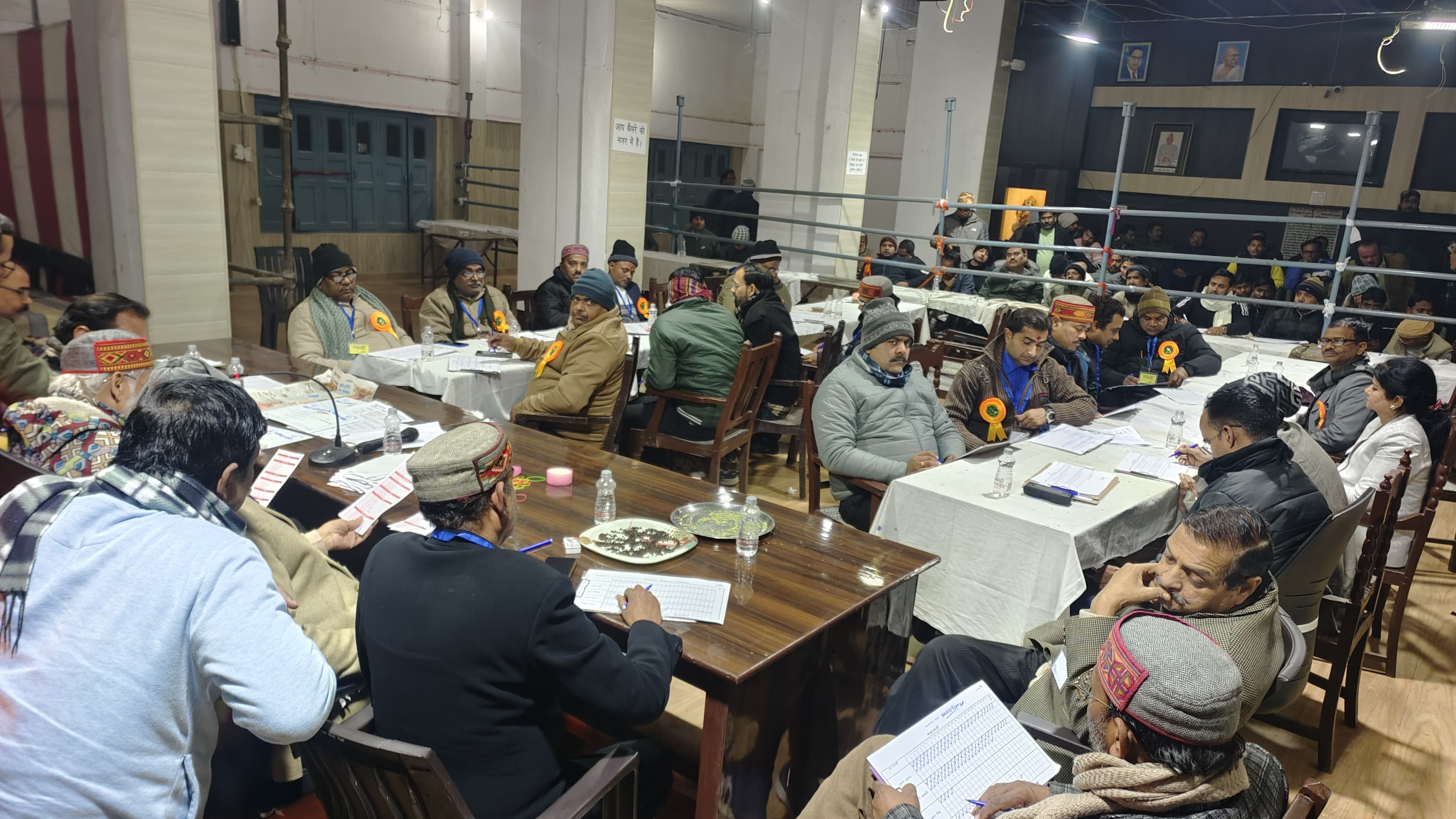 अधिवक्ता संघ चुनाव के लिए जो रही मतगणना। संवाद अधिवक्ता संघ चुनाव के लिए जो रही मतगणना। संवाद