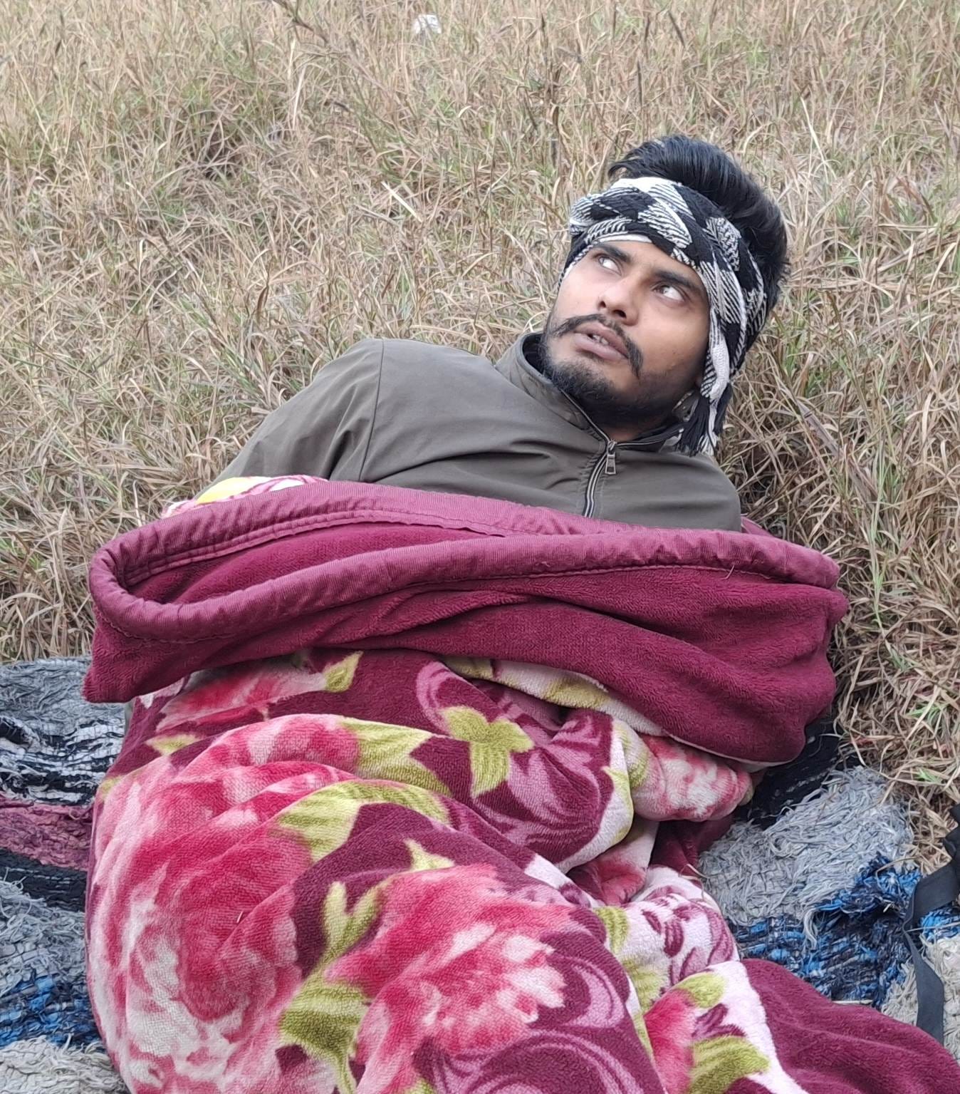-फोटो 51 : केएमपी पर कोहरे में ट्रक के नीचे घुसी सफारी गाड़ी। संवाद