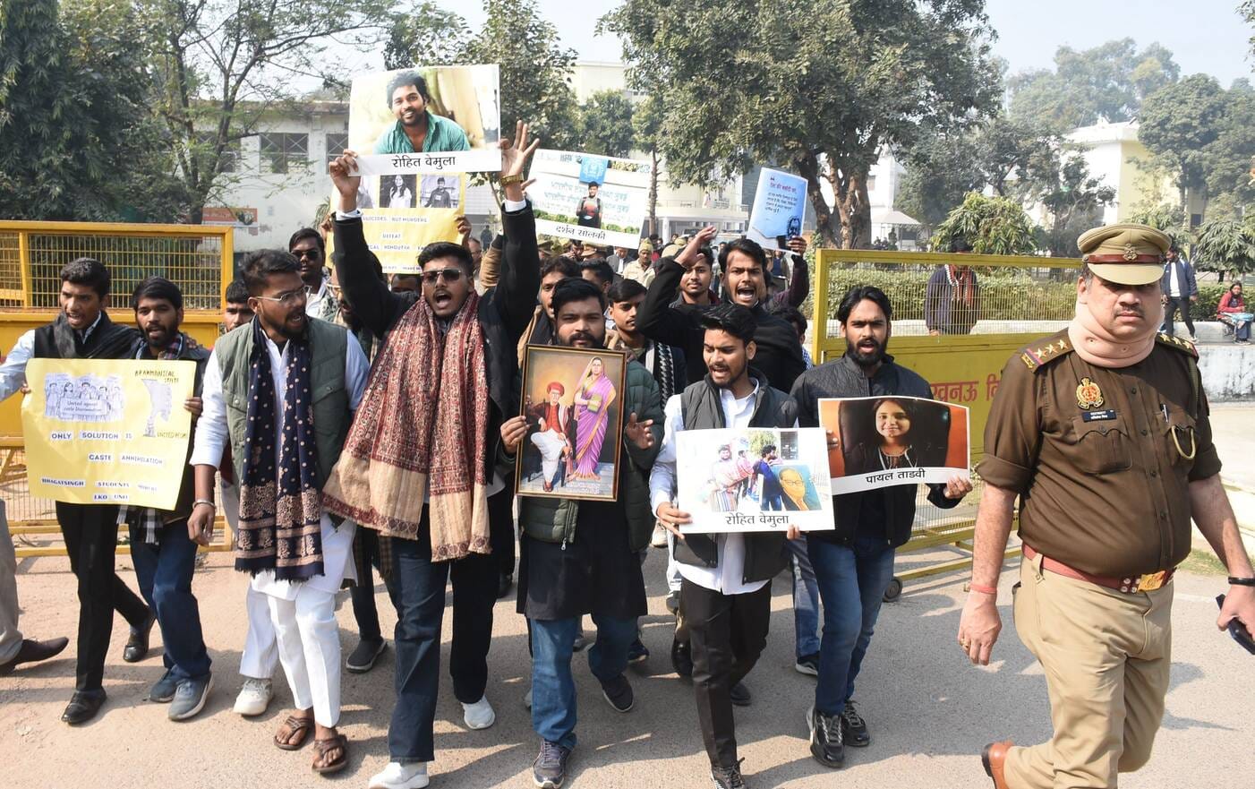 लखनऊ विवि में दो छात्र गुटों की भिड़ंत
