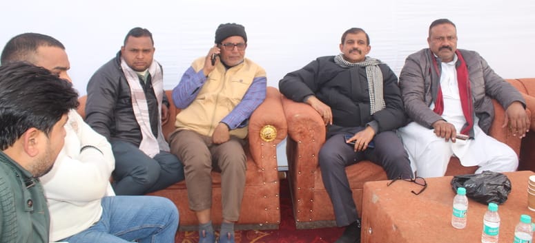 नगर निगम के कार्यकारिणी के चुनाव में जीते भाजपा प्रत्याशियों का फूल माला पहनाकर स्वागत करते नगर निगम के कार्यकारिणी के चुनाव में जीते भाजपा प्रत्याशियों का फूल माला पहनाकर स्वागत करते