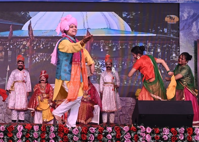 पहाड़ी लोकगीतों से सजी शाम
