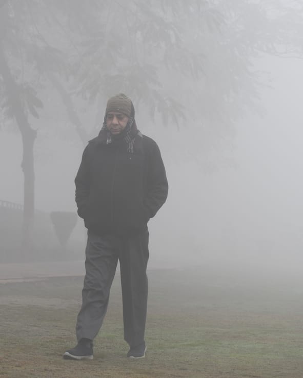 सुबह कोहरे में सैर सेहत के लिए हो सकती है नुकसानदेह। सुबह कोहरे में सैर सेहत के लिए हो सकती है नुकसानदेह।