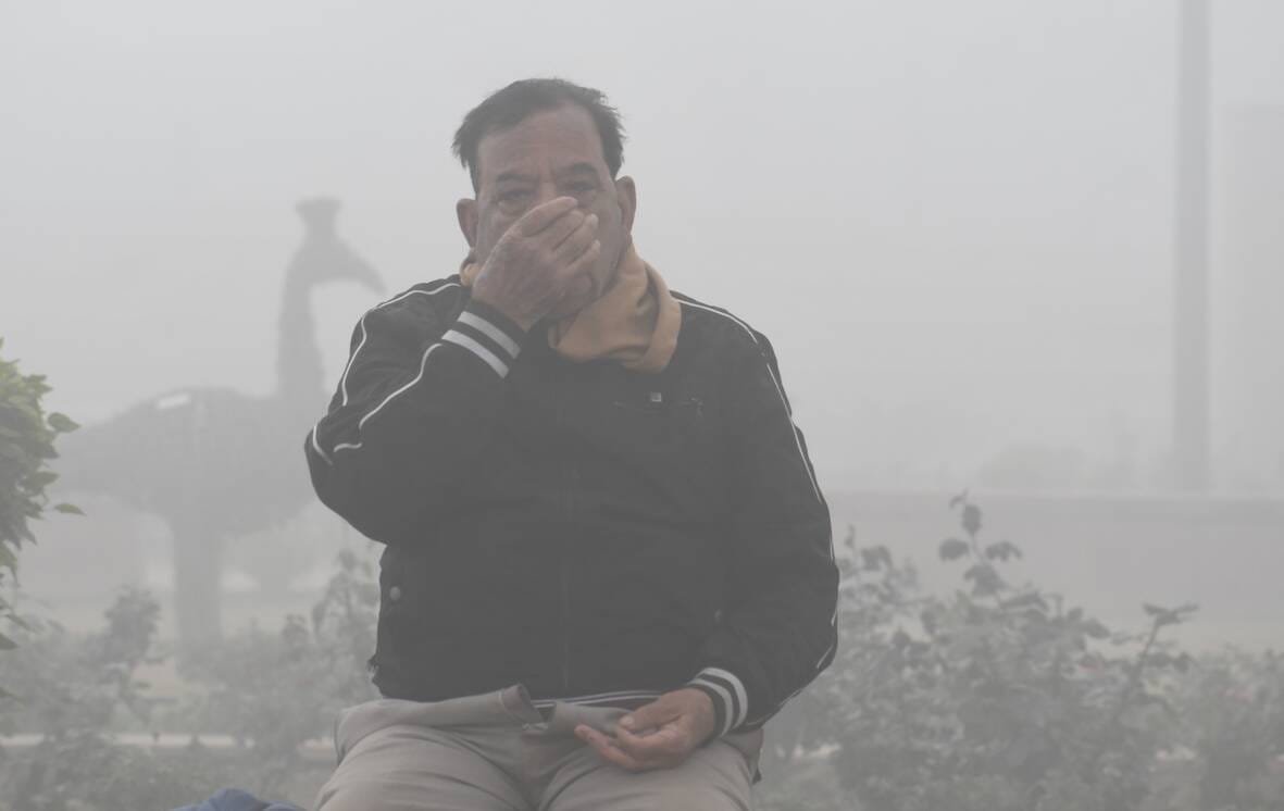 सुबह कोहरे में सैर सेहत के लिए हो सकती है नुकसानदेह। सुबह कोहरे में सैर सेहत के लिए हो सकती है नुकसानदेह।