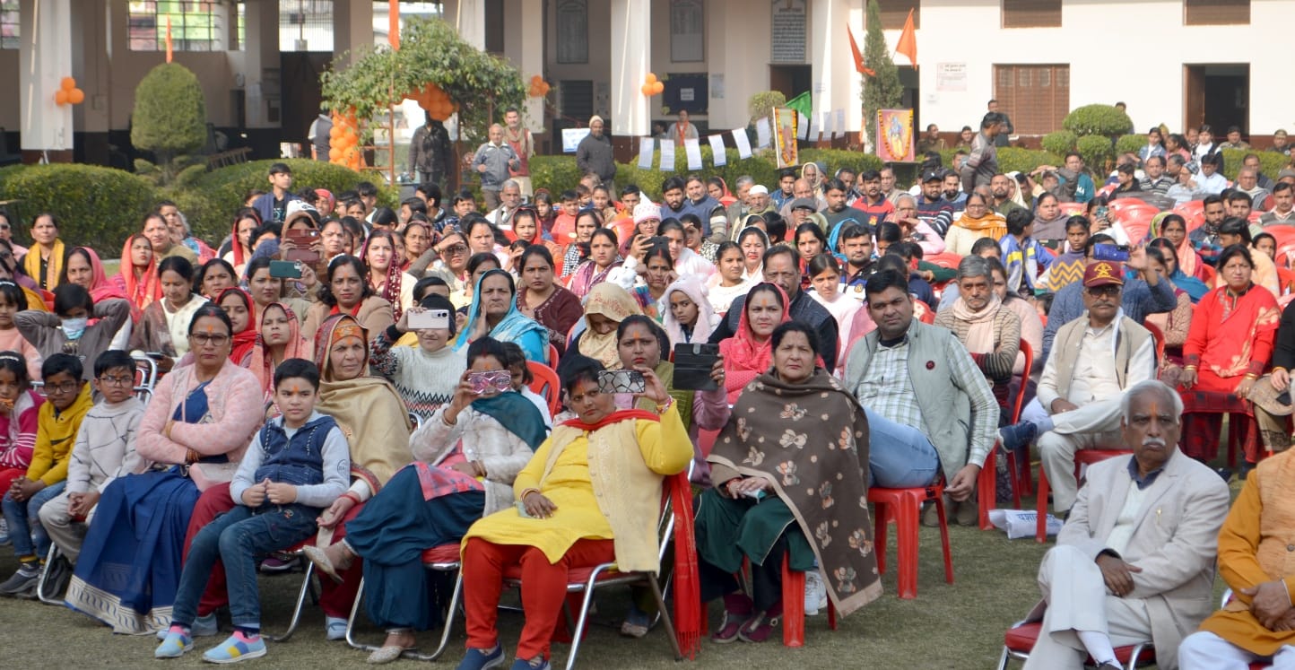 शामली के सरस्वती बालिका इंटर कॉलेज में आयोजित हिंदू सम्मेलन में बोलते संघ के विभाग प्रचारक भुपे शामली के सरस्वती बालिका इंटर कॉलेज में आयोजित हिंदू सम्मेलन में बोलते संघ के विभाग प्रचारक भुपे