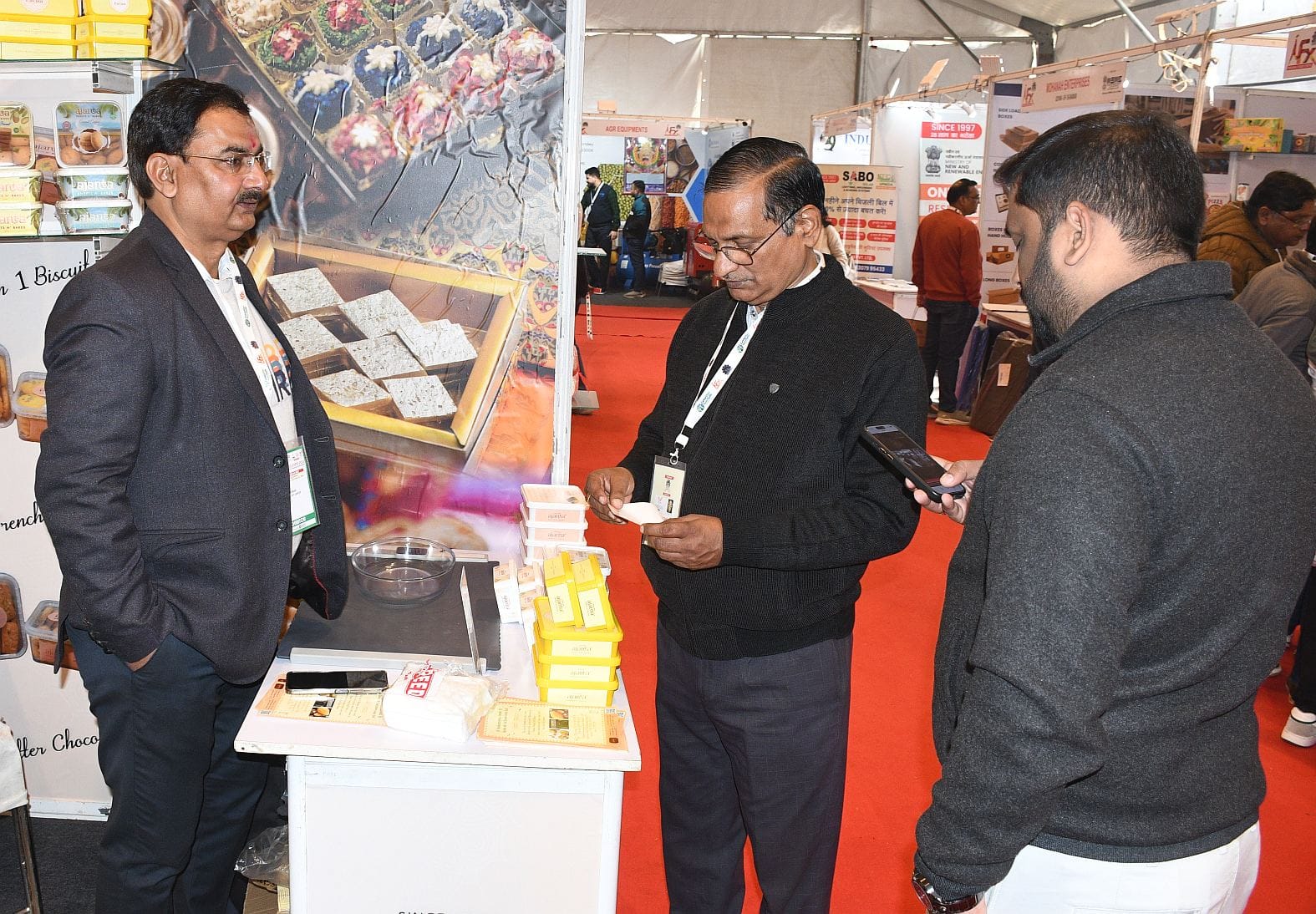 आईआईए के इंडिया फूड एक्सपो में अंतिम दिन रविवार को विशिष्ट अतिथि राज्य परिवर्तन आयोग के सीईओ मन
