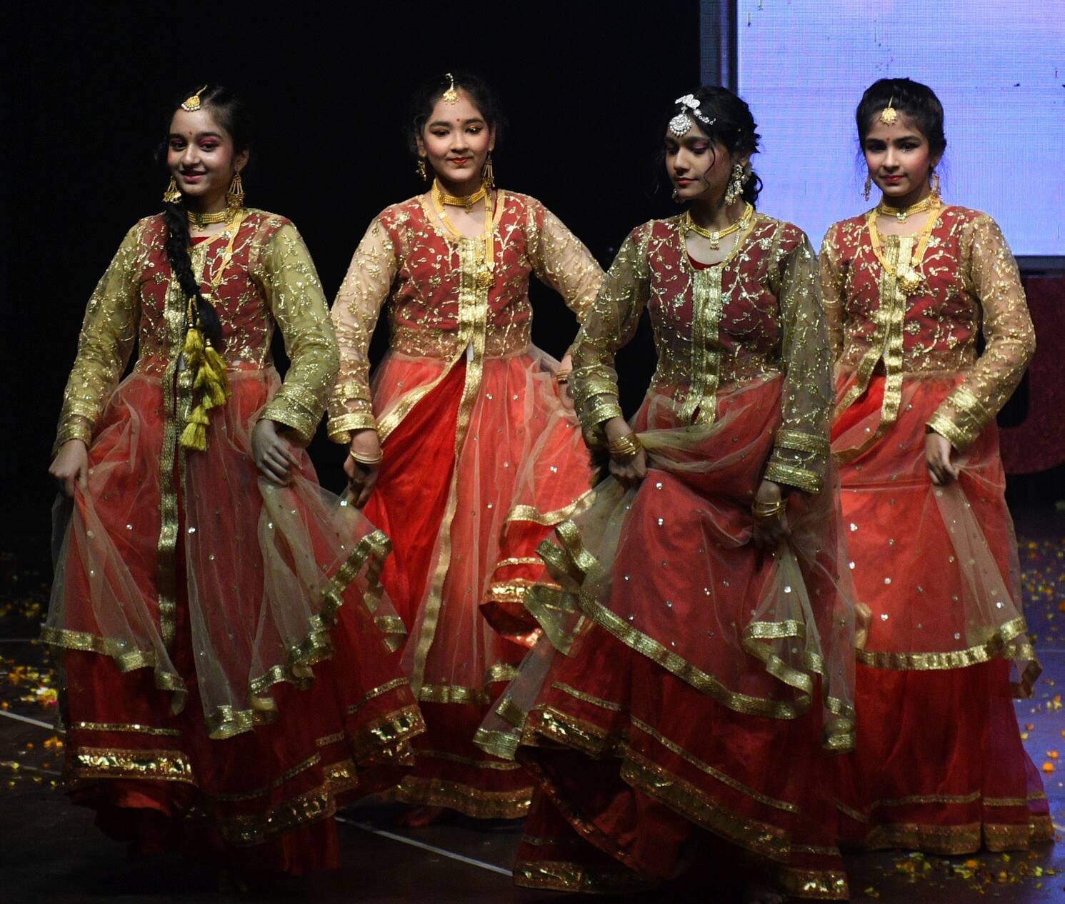 बच्चों ने सांस्कृतिक प्रस्तुतियों से मोहा मन बच्चों ने सांस्कृतिक प्रस्तुतियों से मोहा मन