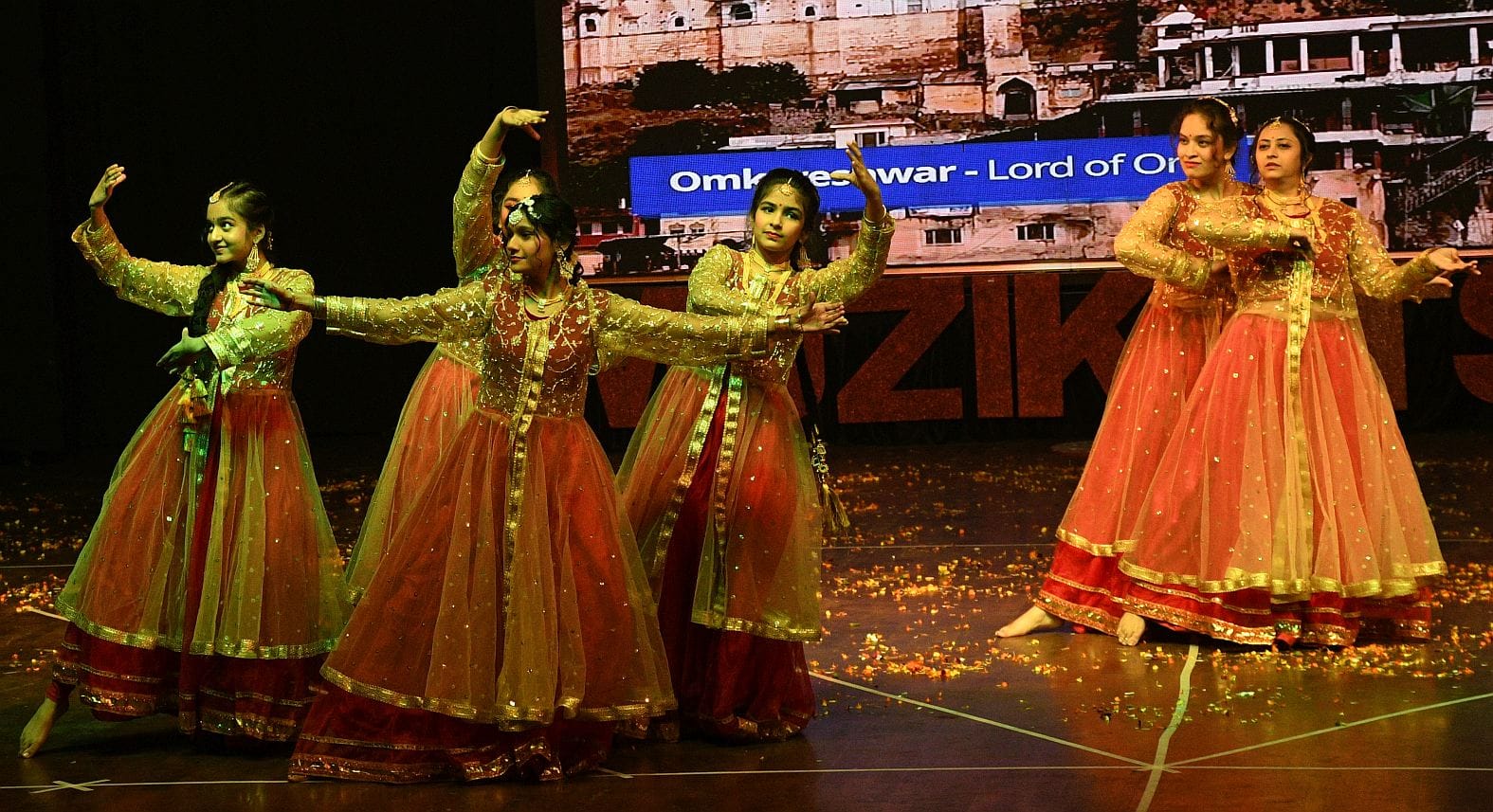 बच्चों ने सांस्कृतिक प्रस्तुतियों से मोहा मन बच्चों ने सांस्कृतिक प्रस्तुतियों से मोहा मन