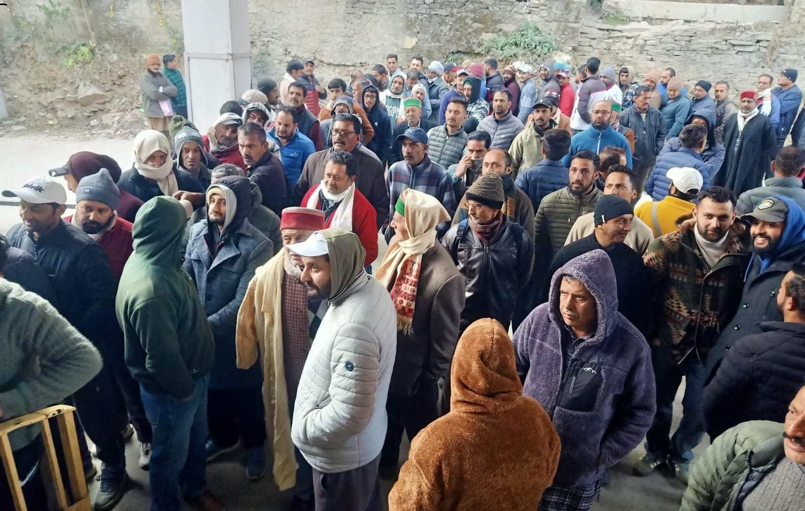 बागवान ओम प्रकाश शर्मा ठियोग मतयाना। संवाद