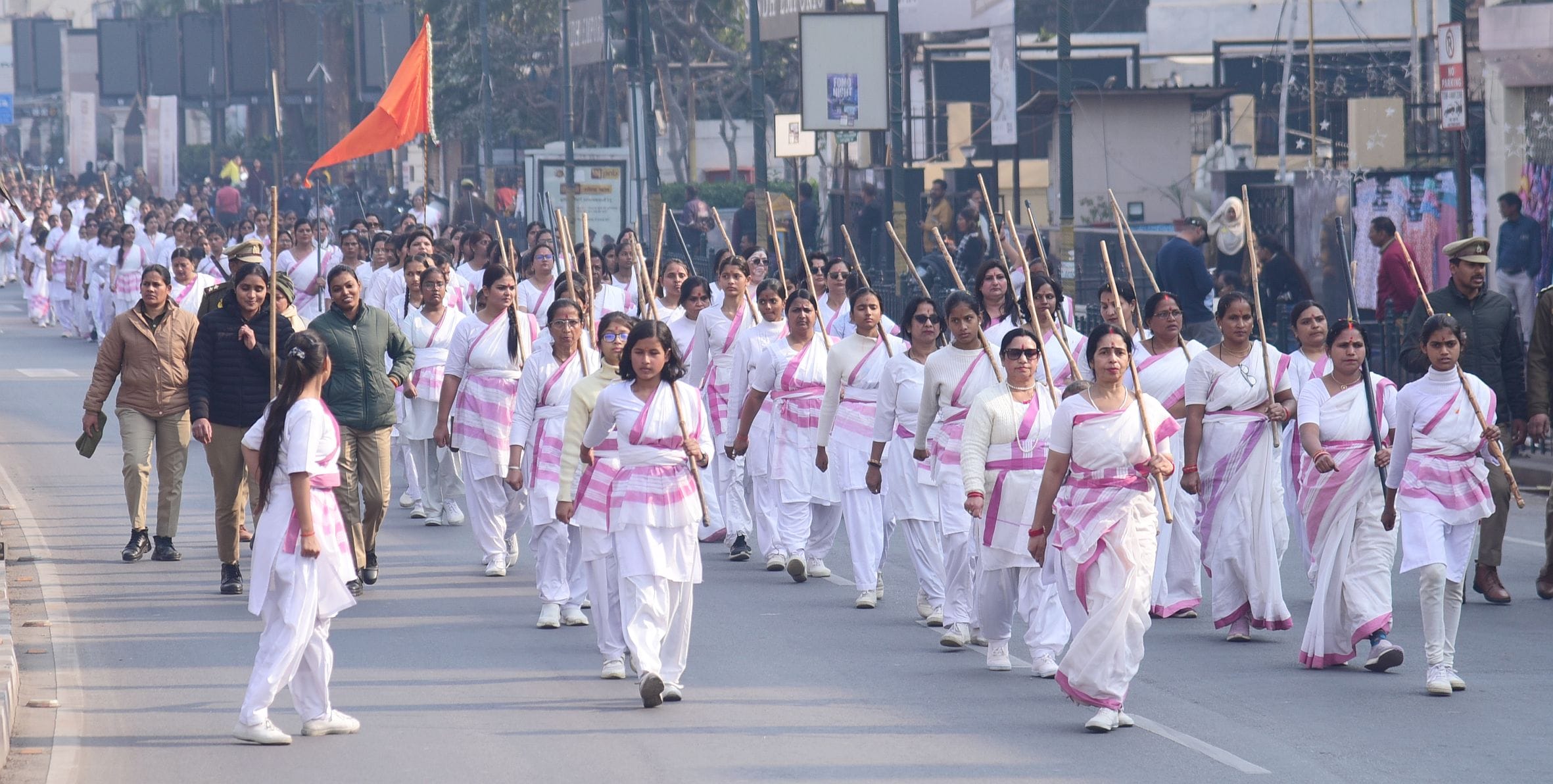 महिला जागृति को बढ़ावा देने के लिए हुआ पथ संचलन