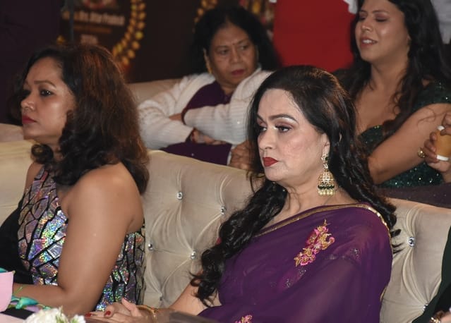 निरालानगर सि्थत होटल में रविवार को निजी संस्था की ओर से मिस एवं मिसेज उत्तर प्रदेश क्वीन ऑफ एक् निरालानगर सि्थत होटल में रविवार को निजी संस्था की ओर से मिस एवं मिसेज उत्तर प्रदेश क्वीन ऑफ एक्