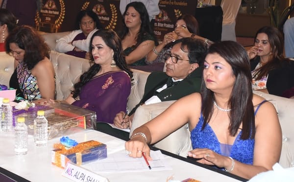 निरालानगर सि्थत होटल में रविवार को निजी संस्था की ओर से मिस एवं मिसेज उत्तर प्रदेश क्वीन ऑफ एक् निरालानगर सि्थत होटल में रविवार को निजी संस्था की ओर से मिस एवं मिसेज उत्तर प्रदेश क्वीन ऑफ एक्