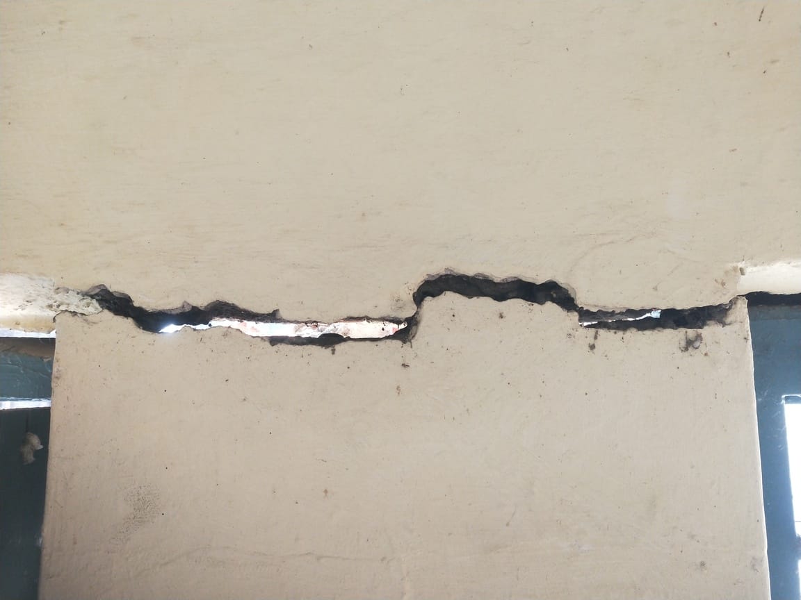 तलमेहडा पंप हाउस भवन की जर्जर हालत ।संवाद