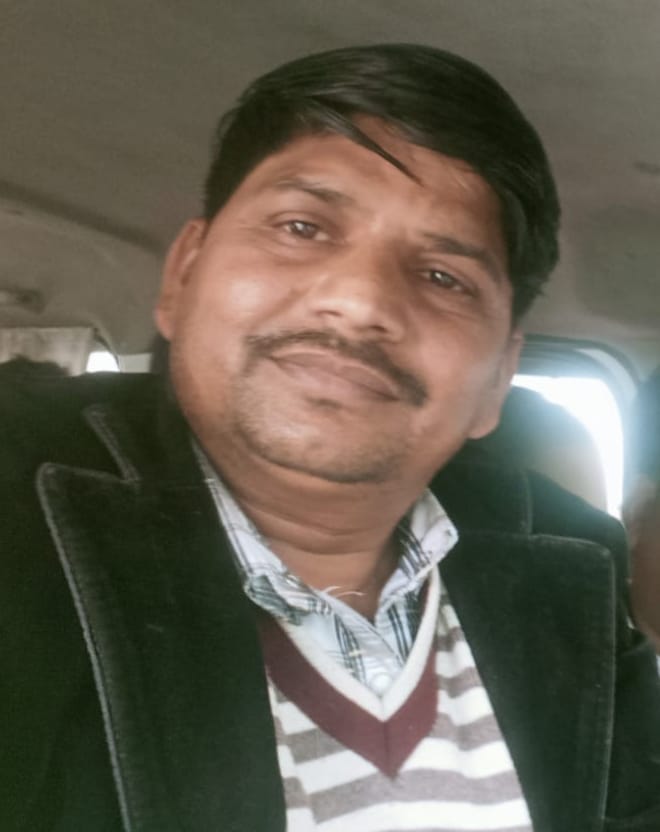 फोटो 19 एचएएमपी 18- बेतवा पुल पर लगी वाहनों की लंबी कतार। संवाद