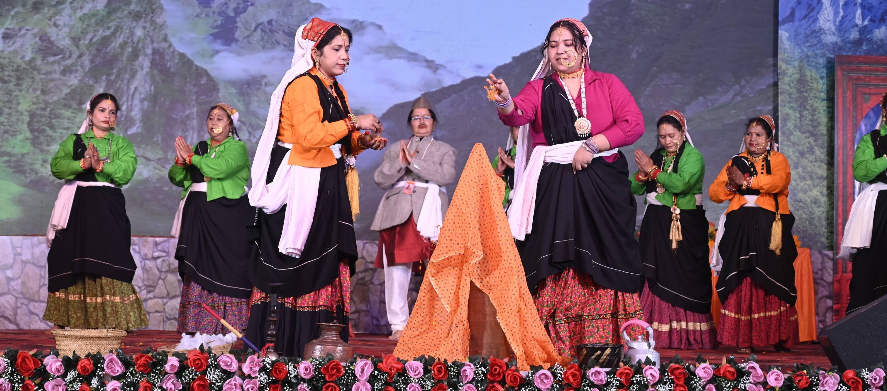 मंच पर उतरी पर्वतीय महापरिषद की रजत यात्रा