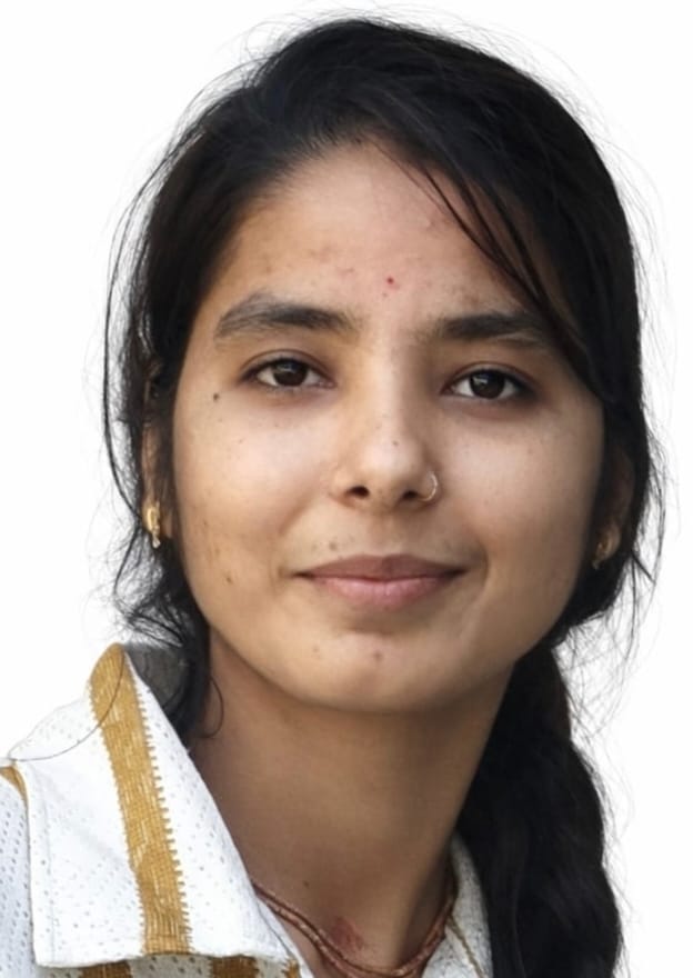 मोहल्ला मिश्राना में योग शिविर में योगाभ्यास करती महिलाएं। संवाद