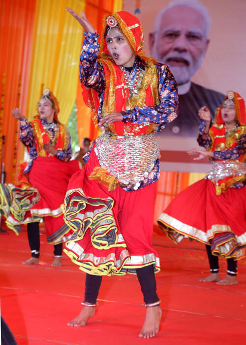 पिहोवा। महोत्सव के पहले दिन सांस्कृतिक प्रस्तुतियां देती छात्राएं। स्वयं पिहोवा। महोत्सव के पहले दिन सांस्कृतिक प्रस्तुतियां देती छात्राएं। स्वयं