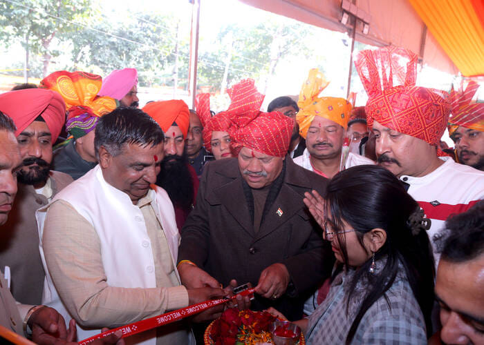 पिहोवा। महोत्सव के पहले दिन सांस्कृतिक प्रस्तुतियां देती छात्राएं। स्वयं पिहोवा। महोत्सव के पहले दिन सांस्कृतिक प्रस्तुतियां देती छात्राएं। स्वयं