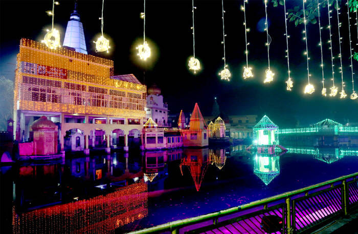 पिहोवा। महोत्सव के पहले दिन सांस्कृतिक प्रस्तुतियां देती छात्राएं। स्वयं पिहोवा। महोत्सव के पहले दिन सांस्कृतिक प्रस्तुतियां देती छात्राएं। स्वयं