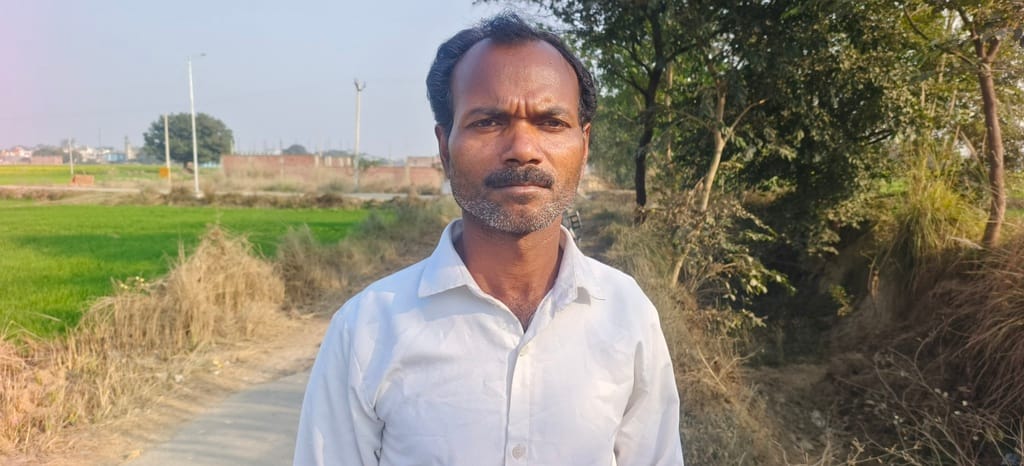 पानी टंकी के सामने नहर को पाटकर बनाया गया रास्ता- संवाद पानी टंकी के सामने नहर को पाटकर बनाया गया रास्ता- संवाद
