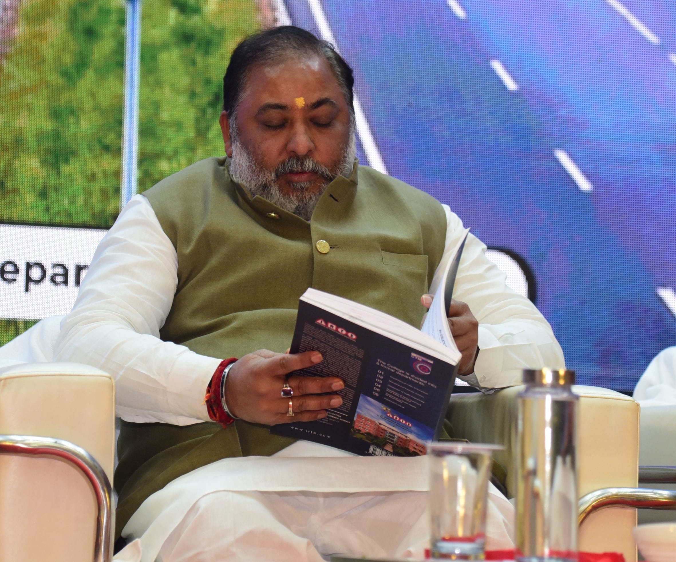 प्रशिक्षण कार्यक्रम में बोलते मंत्री दयाशंकर सिंह व मौजूद लोग। प्रशिक्षण कार्यक्रम में बोलते मंत्री दयाशंकर सिंह व मौजूद लोग।