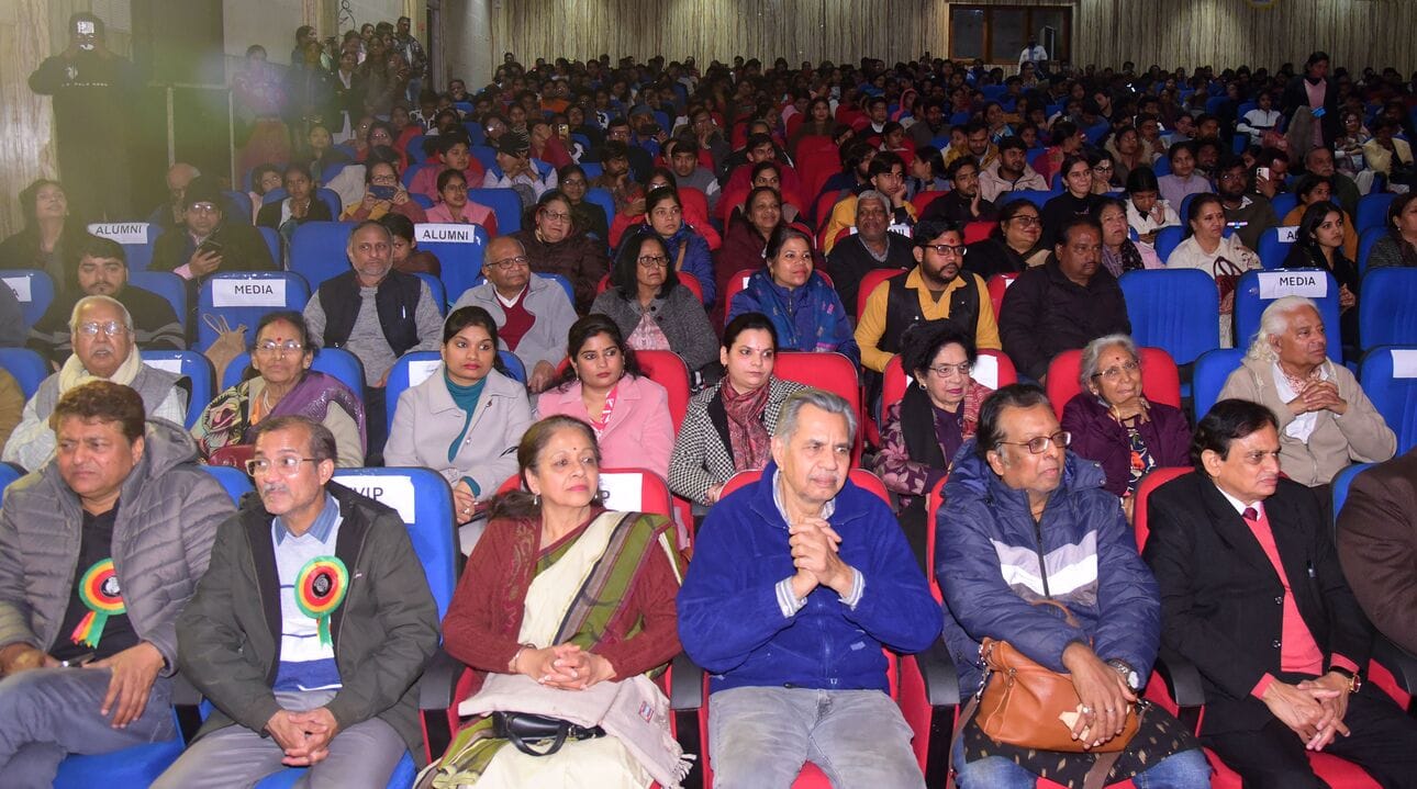 सुरों की मिठास और श्रद्धा की गरिमा से सजी सोमवार की शाम भातखंडे संस्कृति विश्वविद्यालय में यादग सुरों की मिठास और श्रद्धा की गरिमा से सजी सोमवार की शाम भातखंडे संस्कृति विश्वविद्यालय में यादग