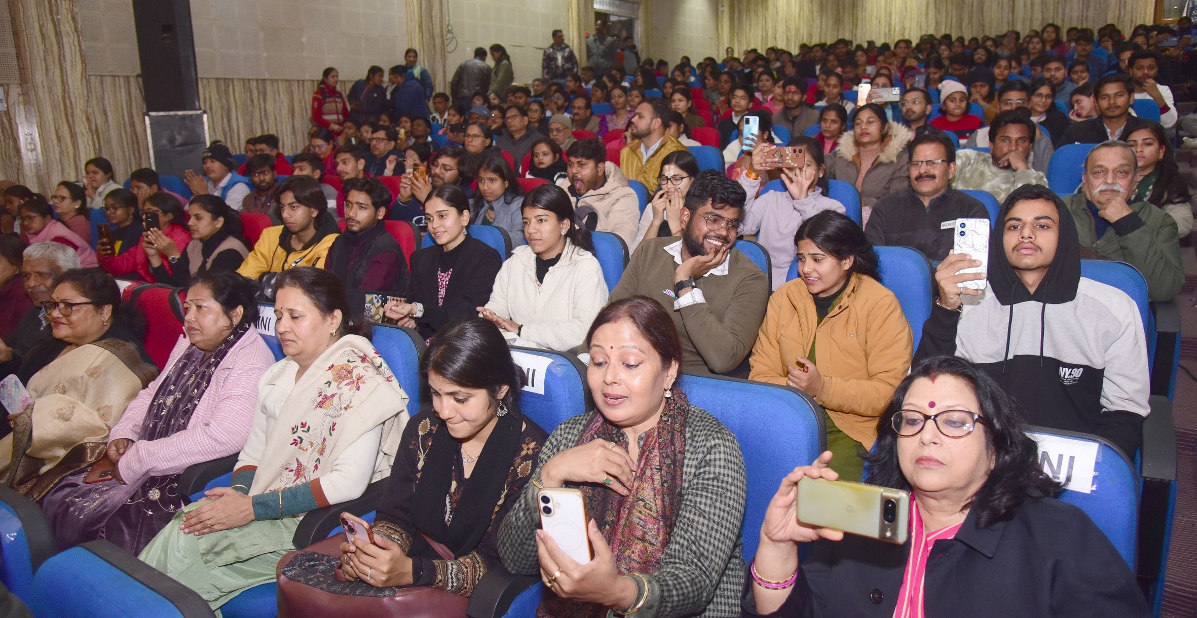 सुरों की मिठास और श्रद्धा की गरिमा से सजी सोमवार की शाम भातखंडे संस्कृति विश्वविद्यालय में यादग सुरों की मिठास और श्रद्धा की गरिमा से सजी सोमवार की शाम भातखंडे संस्कृति विश्वविद्यालय में यादग