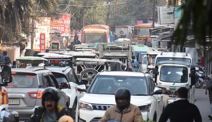 शहर के विभिन्न इलाकों में सोमवार को लगा जाम। शहर के विभिन्न इलाकों में सोमवार को लगा जाम।