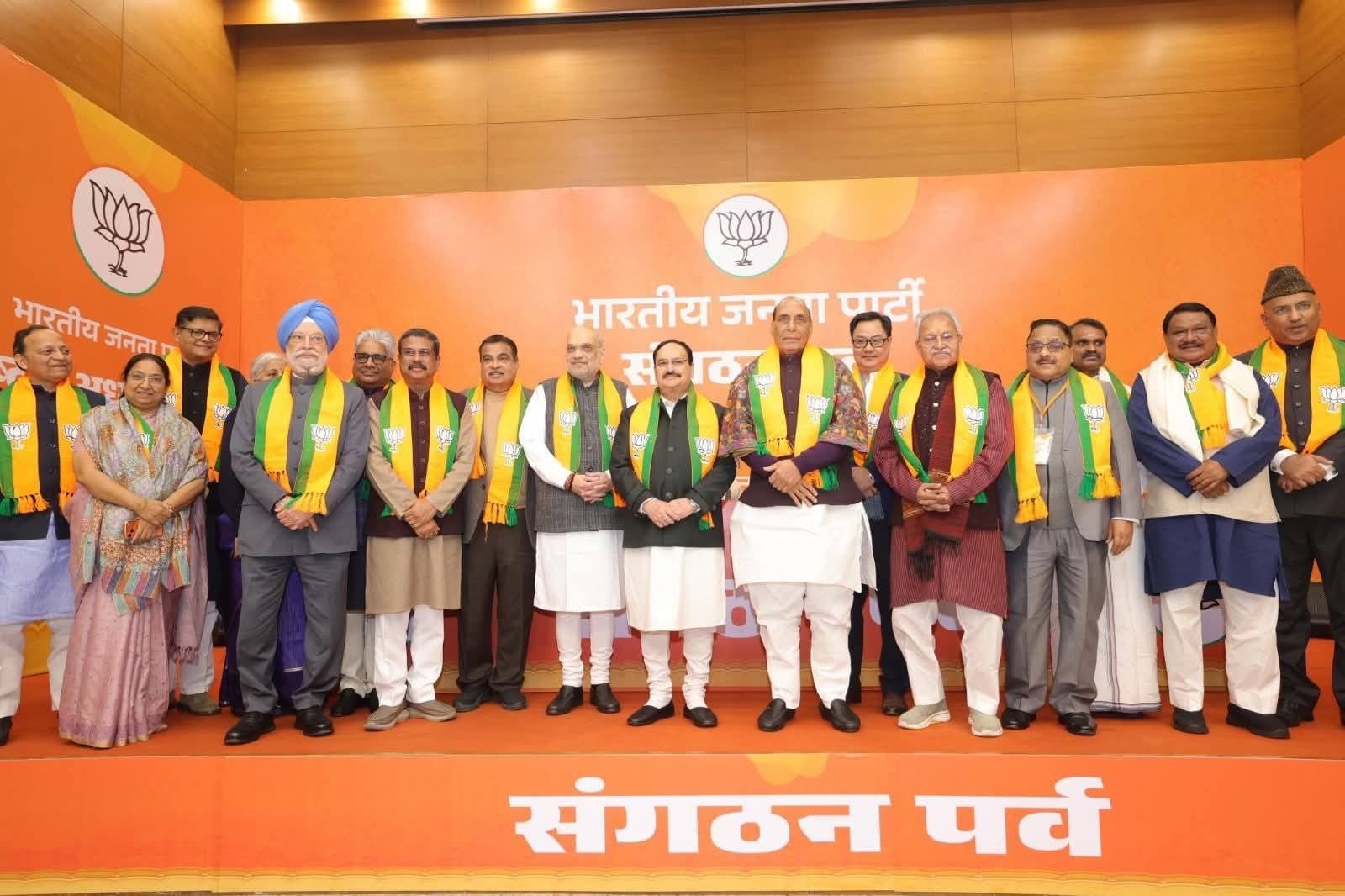 दिल्ली में राष्ट्रीय अध्यक्ष के नामांकन में प्रस्तावक बनने वाले यूपी के भाजपा नेताओं में शामिल 