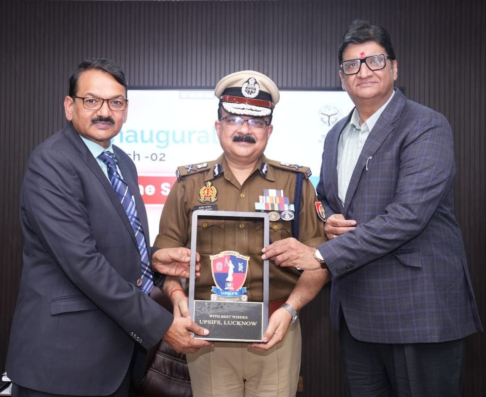 उत्तर प्रदेश स्टेट इंस्टीट्यूट ऑफ फॉरेंसिक साइंस में सोमवार को क्राइम सीन मैनेजमेंट कोर्स के दू