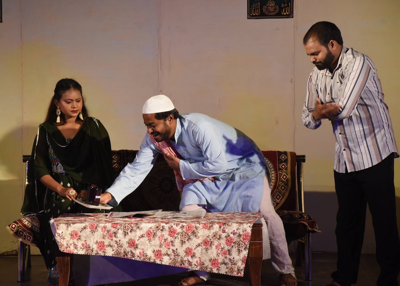 किराये के मकान की समस्या ने खूब हंसाया किराये के मकान की समस्या ने खूब हंसाया