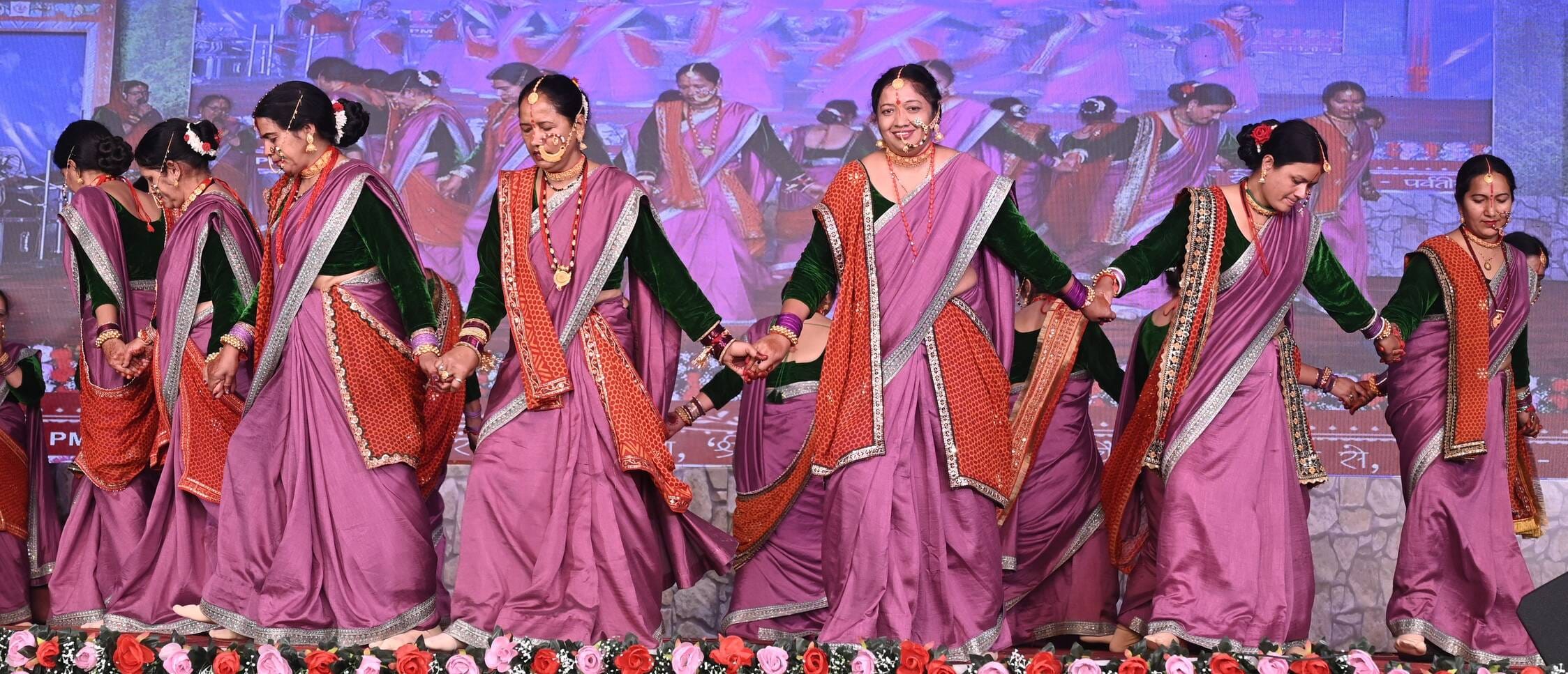 कौथिग के मंंच पर गूंजी पहाड़ की आवाज