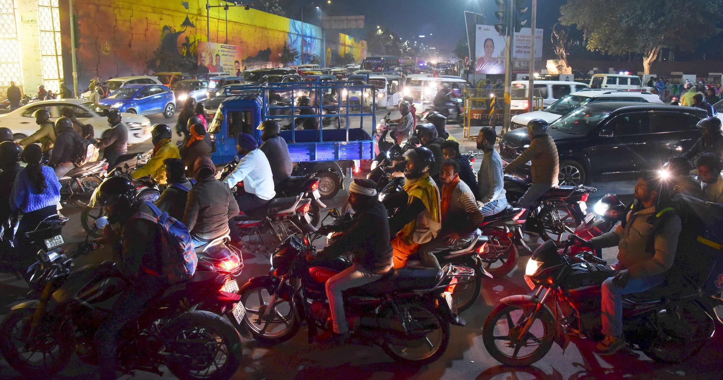 मंगलवार को शहर के विभिन्न इलाकों में लगा जाम। 