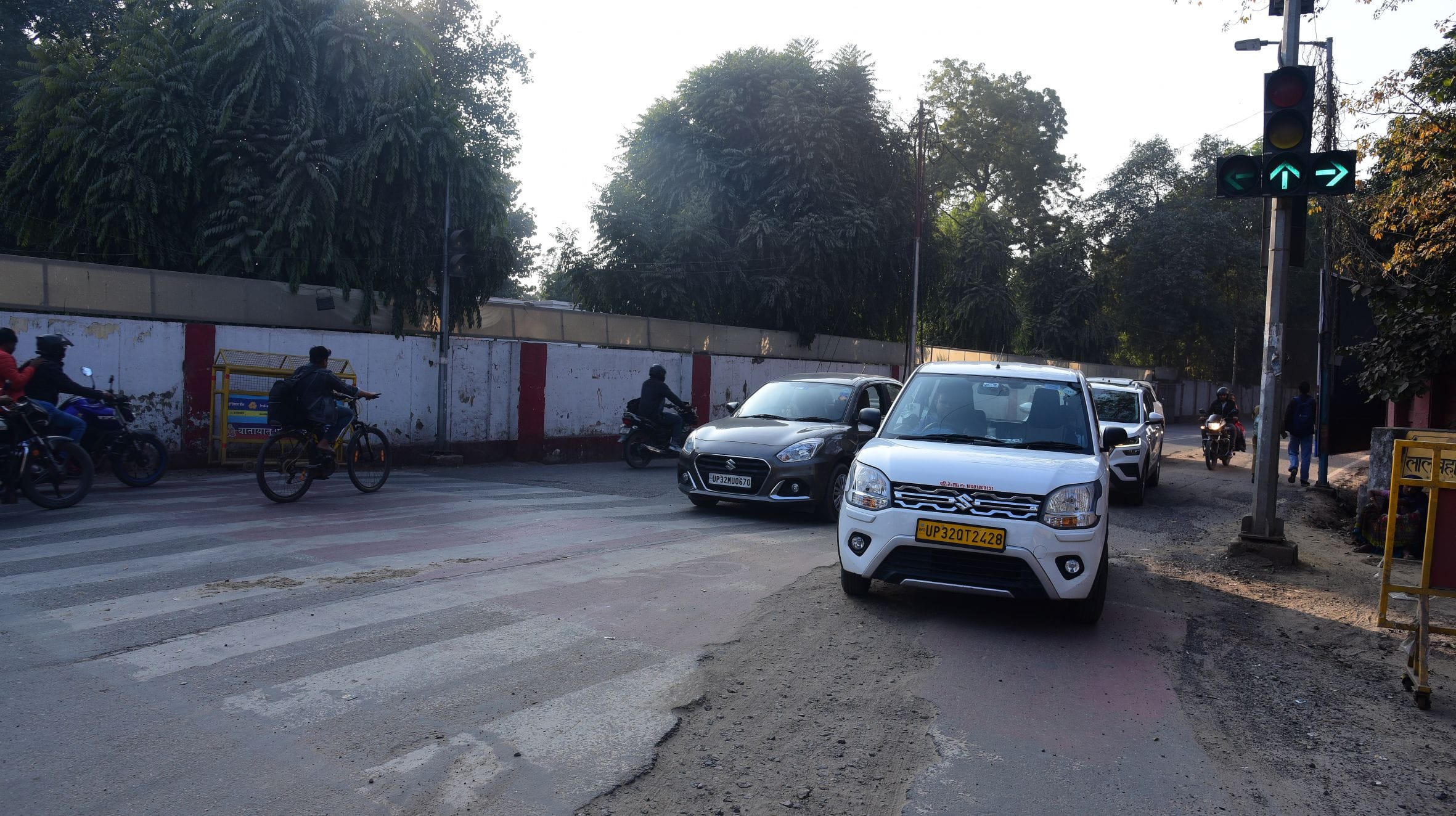 गड़बड़ रोड इंजीनियरिंग का नमूना।