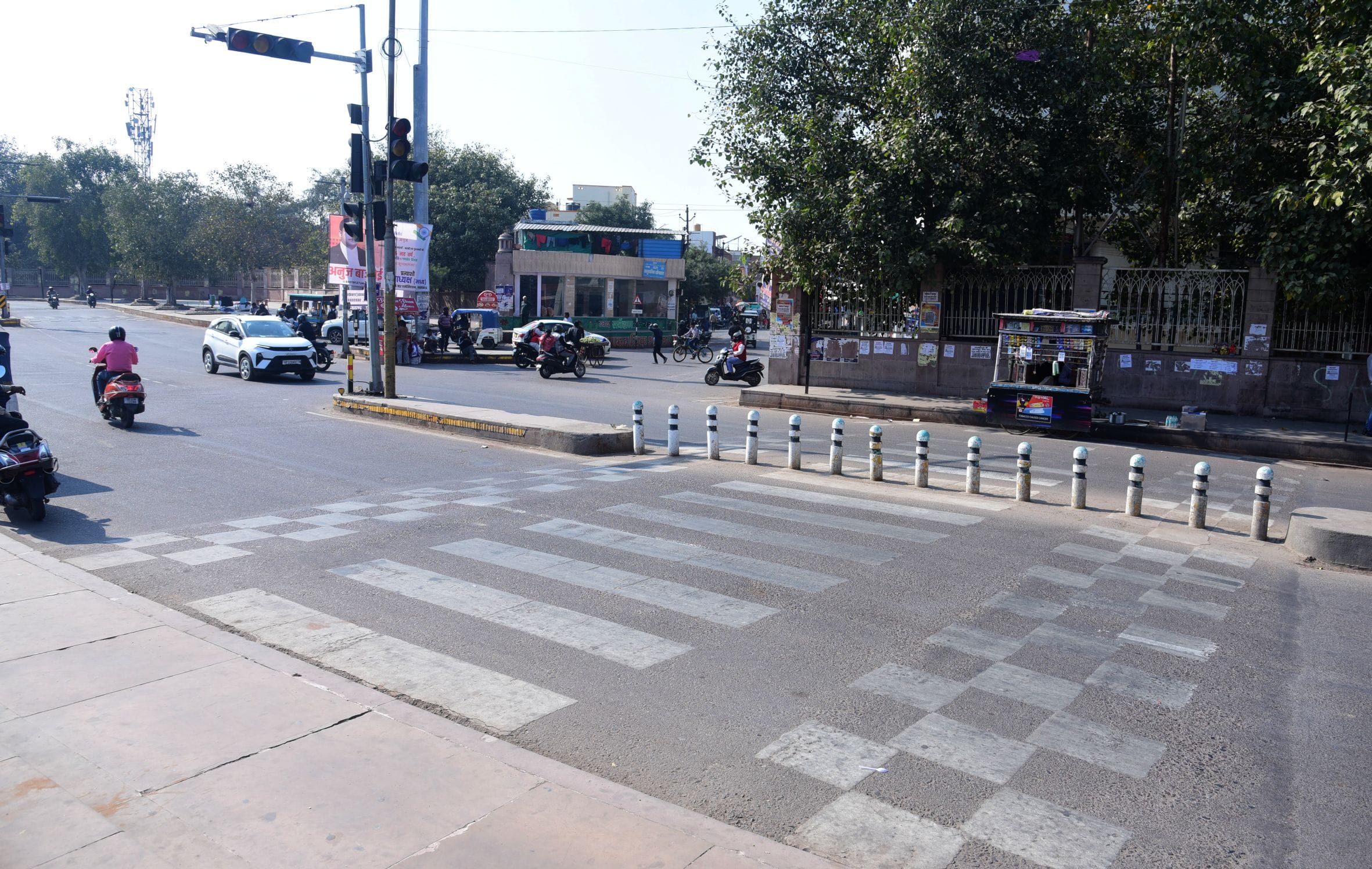 गड़बड़ रोड इंजीनियरिंग का नमूना।
