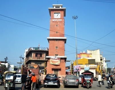 हथौड़ा चौराहा स्थित सुभाष चंद्र बोस की प्रतिमा। संवाद हथौड़ा चौराहा स्थित सुभाष चंद्र बोस की प्रतिमा। संवाद