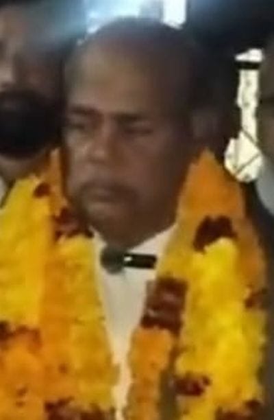 जिला बार एसोसिएशन के अधिवक्ता जीत का जश्न मनाते हुए। संवाद