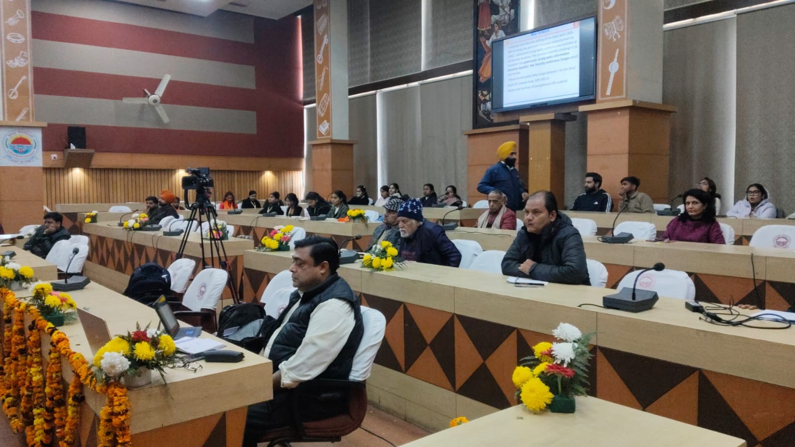 कुरुक्षेत्र। प्रतिभागियों को संबोधित करते डॉ. एनपी सिंह। संवाद