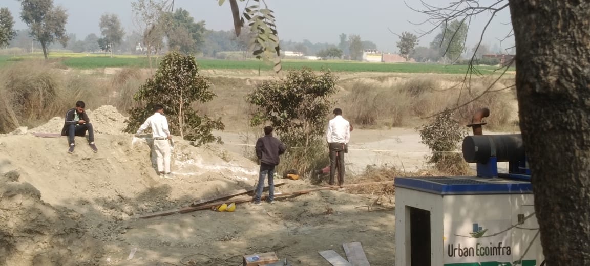 खलीलाबाद के मलोरना के पास ओवरब्रिज निर्माण के लिए बनाया जा रहा सर्विस रोड-संवाद खलीलाबाद के मलोरना के पास ओवरब्रिज निर्माण के लिए बनाया जा रहा सर्विस रोड-संवाद