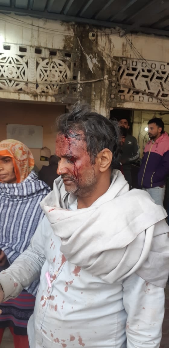लावड------चिंदौड़ी गांव में तालाब के रास्ते को लेकर हुई मारपीट में घायल