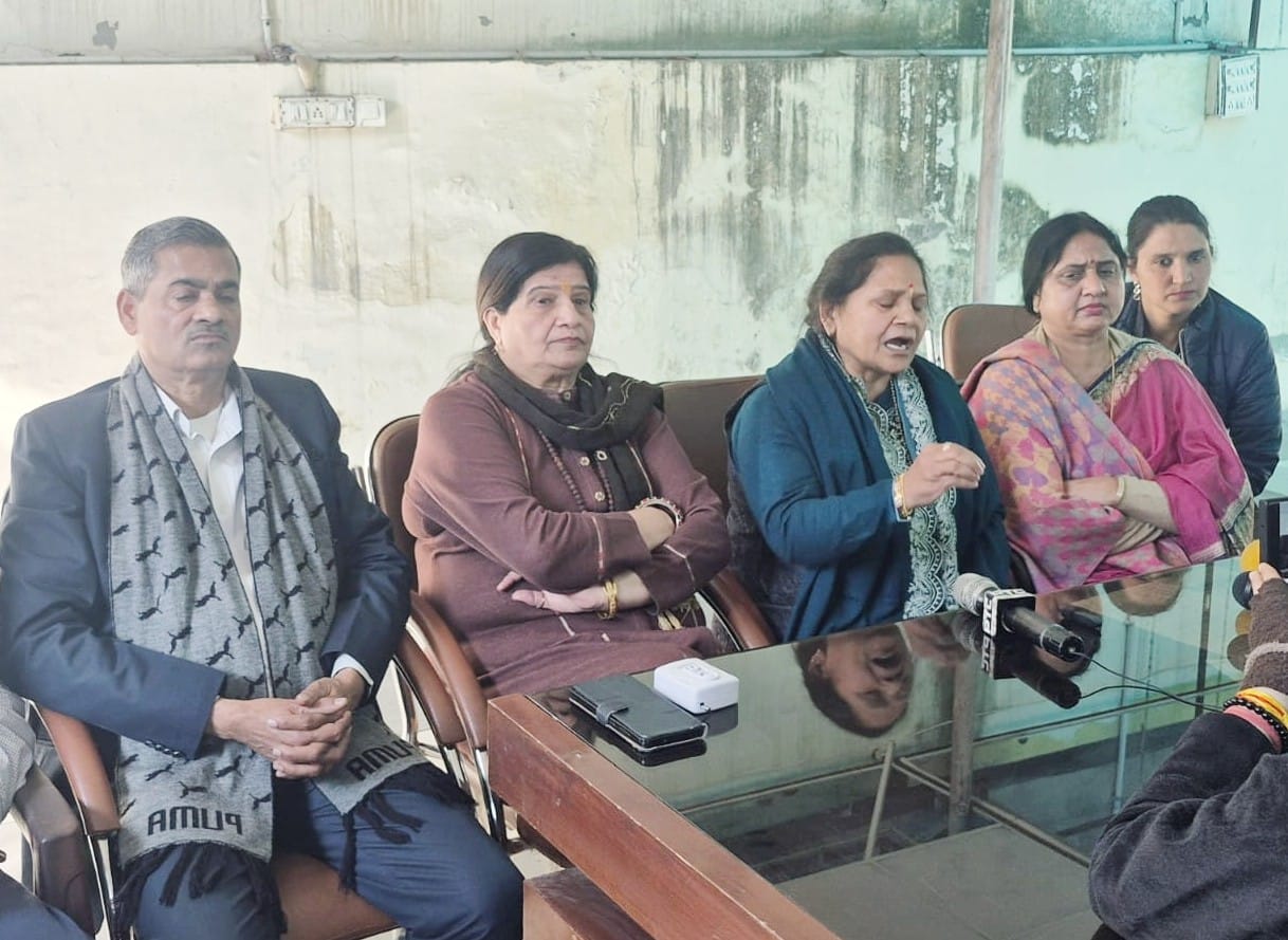 पत्रकार वार्ता करती भाजपा प्रदेश उपाध्यक्ष बंतो कटारिया व मेयर।संवाद पत्रकार वार्ता करती भाजपा प्रदेश उपाध्यक्ष बंतो कटारिया व मेयर।संवाद