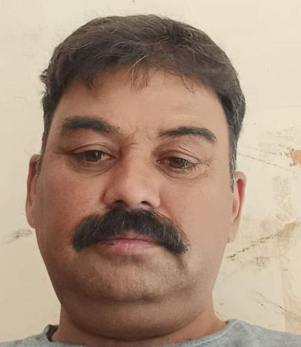 02...रोहतक के दिल्ली रोड पर चलते ऑटो से निकलता धुआं। संवाद 02...रोहतक के दिल्ली रोड पर चलते ऑटो से निकलता धुआं। संवाद