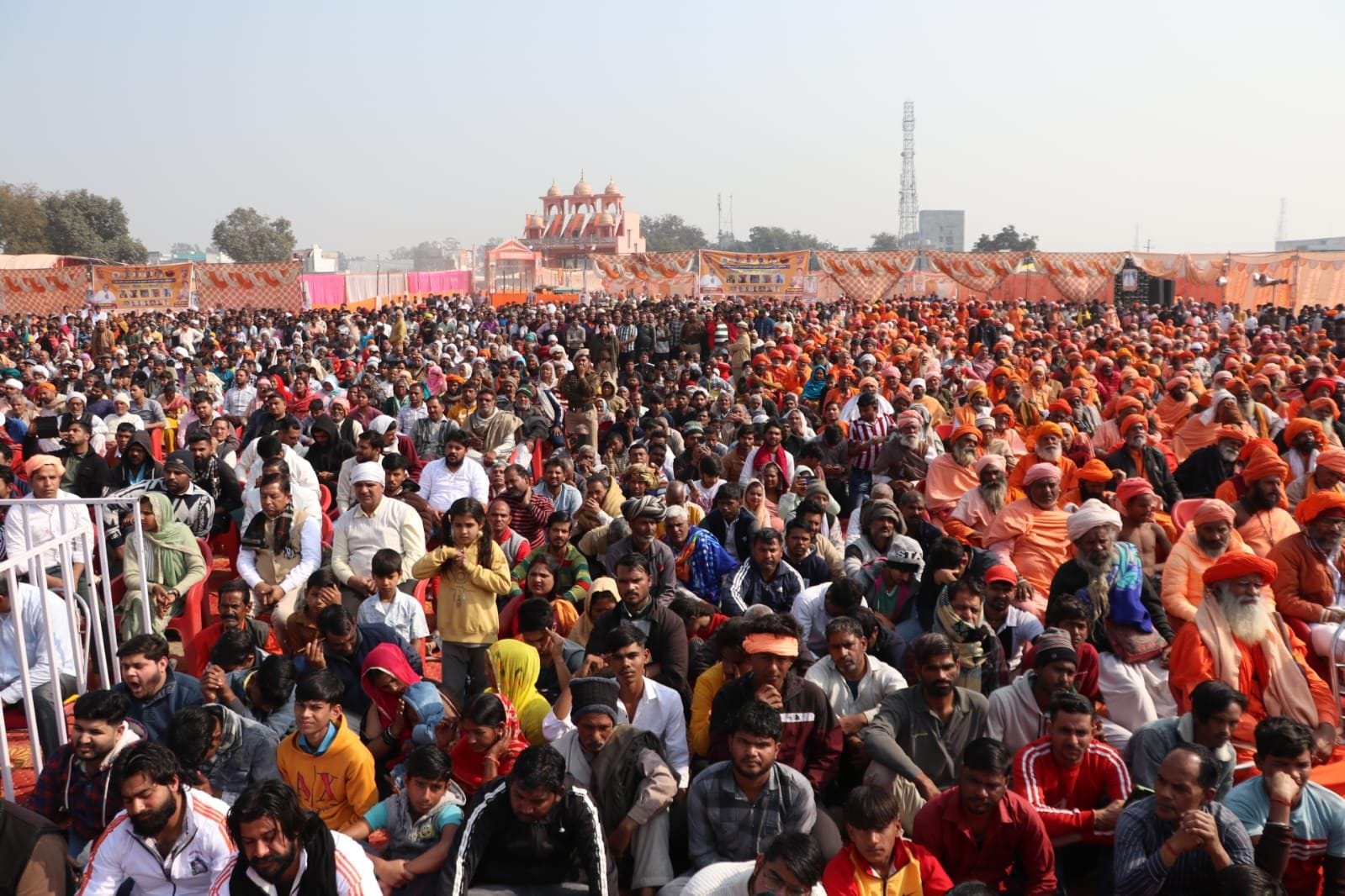 फोटो 15: सोनीपत के मुरथल स्थित बाबा नागे वाला धाम में मूर्ति प्राण प्रतिष्ठा समारोह के दौरान उत फोटो 15: सोनीपत के मुरथल स्थित बाबा नागे वाला धाम में मूर्ति प्राण प्रतिष्ठा समारोह के दौरान उत
