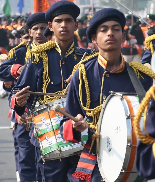गणतंत्र दिवस पर विधानभवन के सामने से निकलने वाली झांकियों के साथ फुल ड्रेस परेड रिहर्सल की शुरु