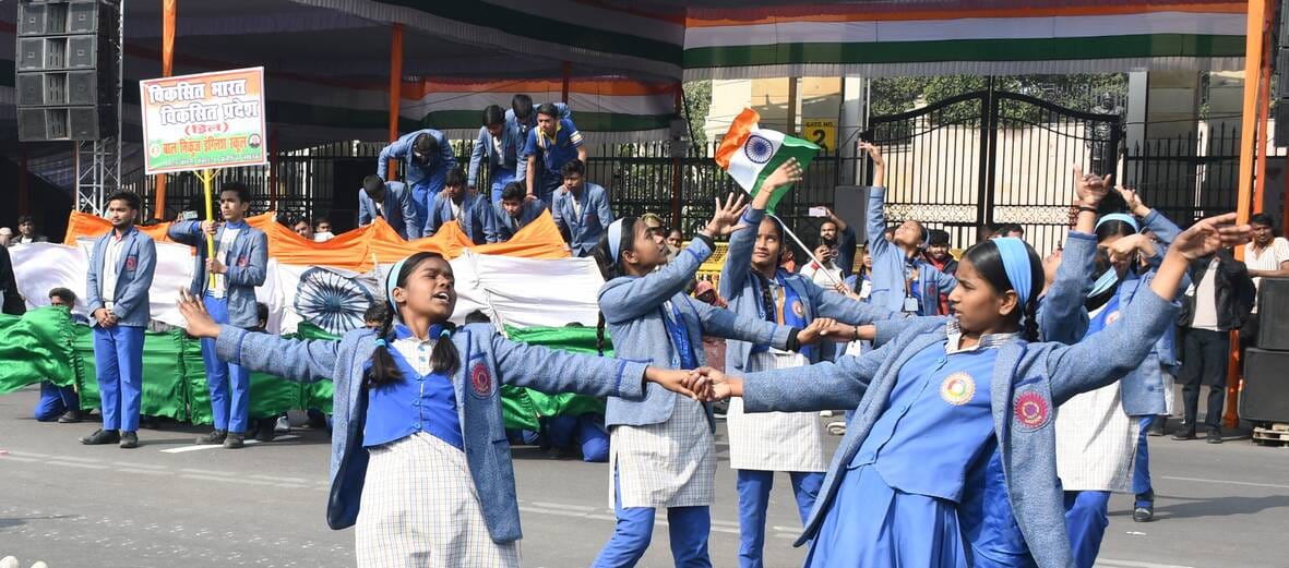 गणतंत्र दिवस पर विधानभवन के सामने से निकलने वाली झांकियों के साथ फुल ड्रेस परेड रिहर्सल की शुरु