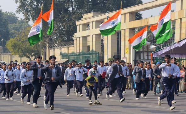 गणतंत्र दिवस पर विधानभवन के सामने से निकलने वाली झांकियों के साथ फुल ड्रेस परेड रिहर्सल की शुरु