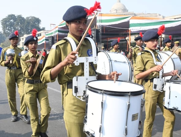 गणतंत्र दिवस पर विधानभवन के सामने से निकलने वाली झांकियों के साथ फुल ड्रेस परेड रिहर्सल की शुरु