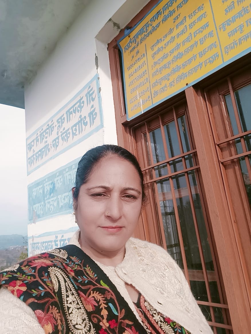 ग्राम पंचायत डेरा में ग्राम सभा के दौरान उपस्थित लोग। संवाद ग्राम पंचायत डेरा में ग्राम सभा के दौरान उपस्थित लोग। संवाद