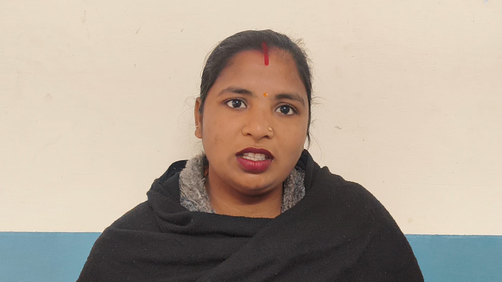 समाधान शिविर में लोगों की समस्याएं सुनते अधिकारी। संवाद