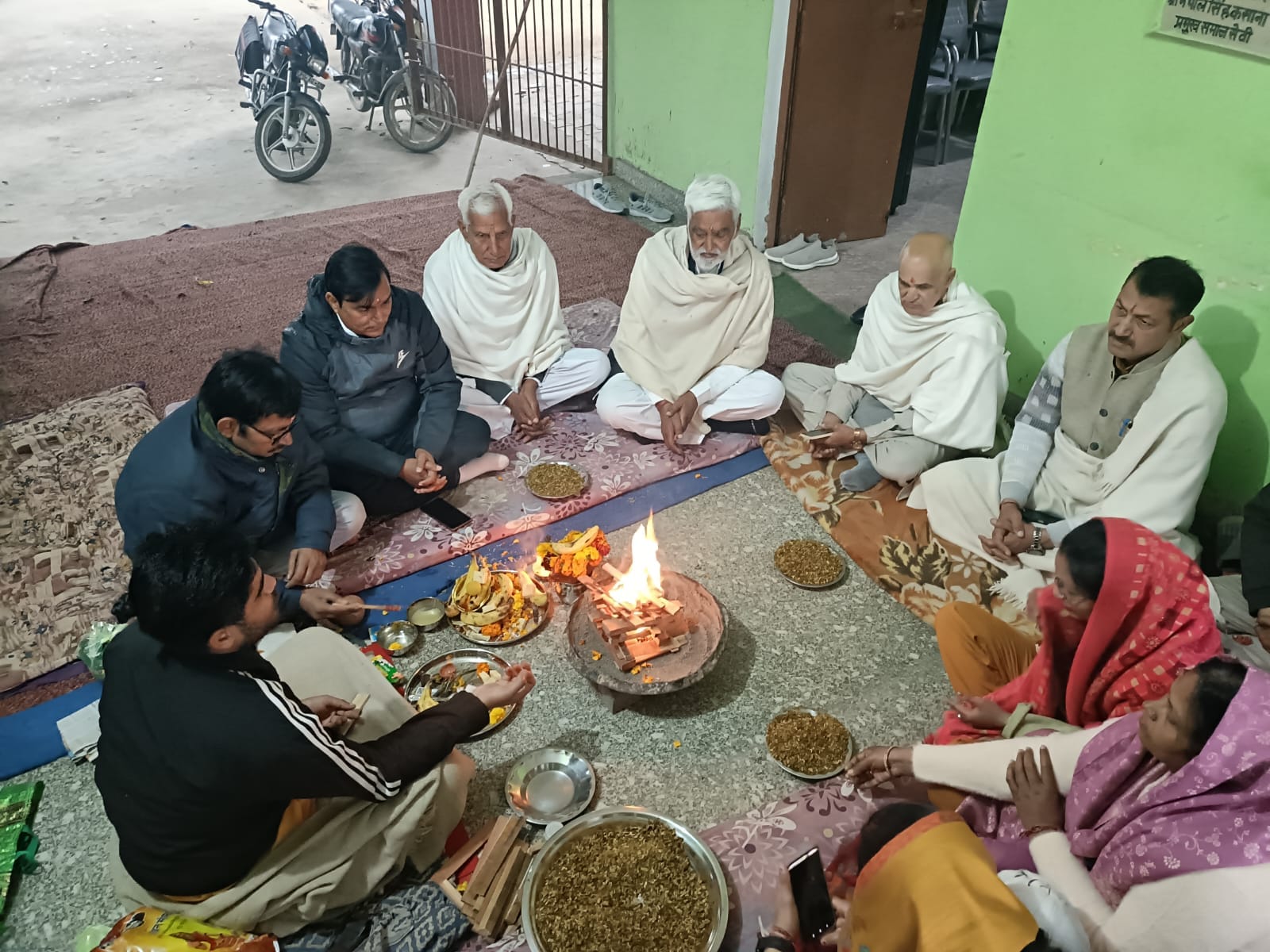 सरस्वती विद्या मंदिर में बसंत पंचमीपर हुआ हवन यज्ञ स्रोत स्वयं सरस्वती विद्या मंदिर में बसंत पंचमीपर हुआ हवन यज्ञ स्रोत स्वयं
