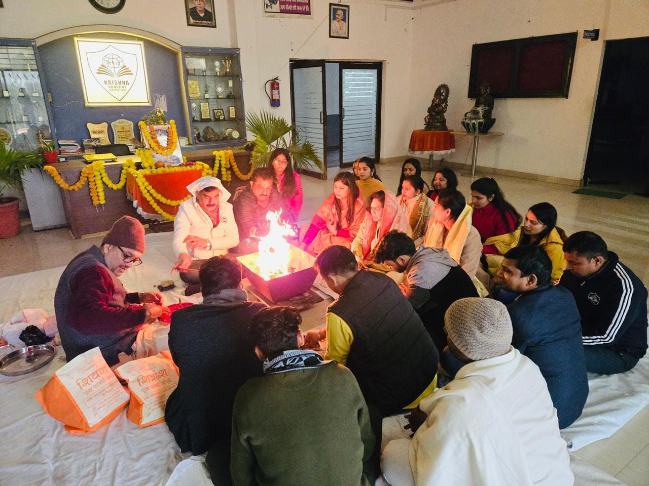 सरस्वती विद्या मंदिर में बसंत पंचमीपर हुआ हवन यज्ञ स्रोत स्वयं सरस्वती विद्या मंदिर में बसंत पंचमीपर हुआ हवन यज्ञ स्रोत स्वयं